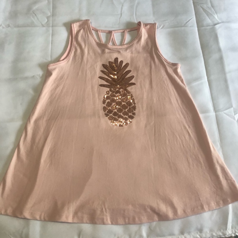 Sleeveless shirt